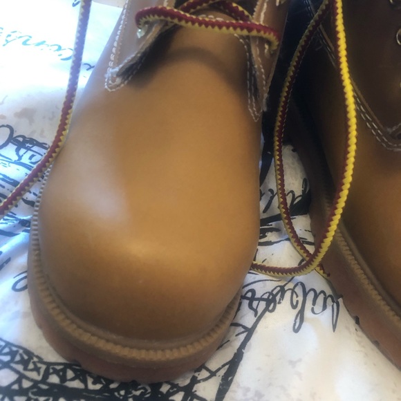 Boys waterproof winter boots still in good condition open to offers - Picture 3 of 6